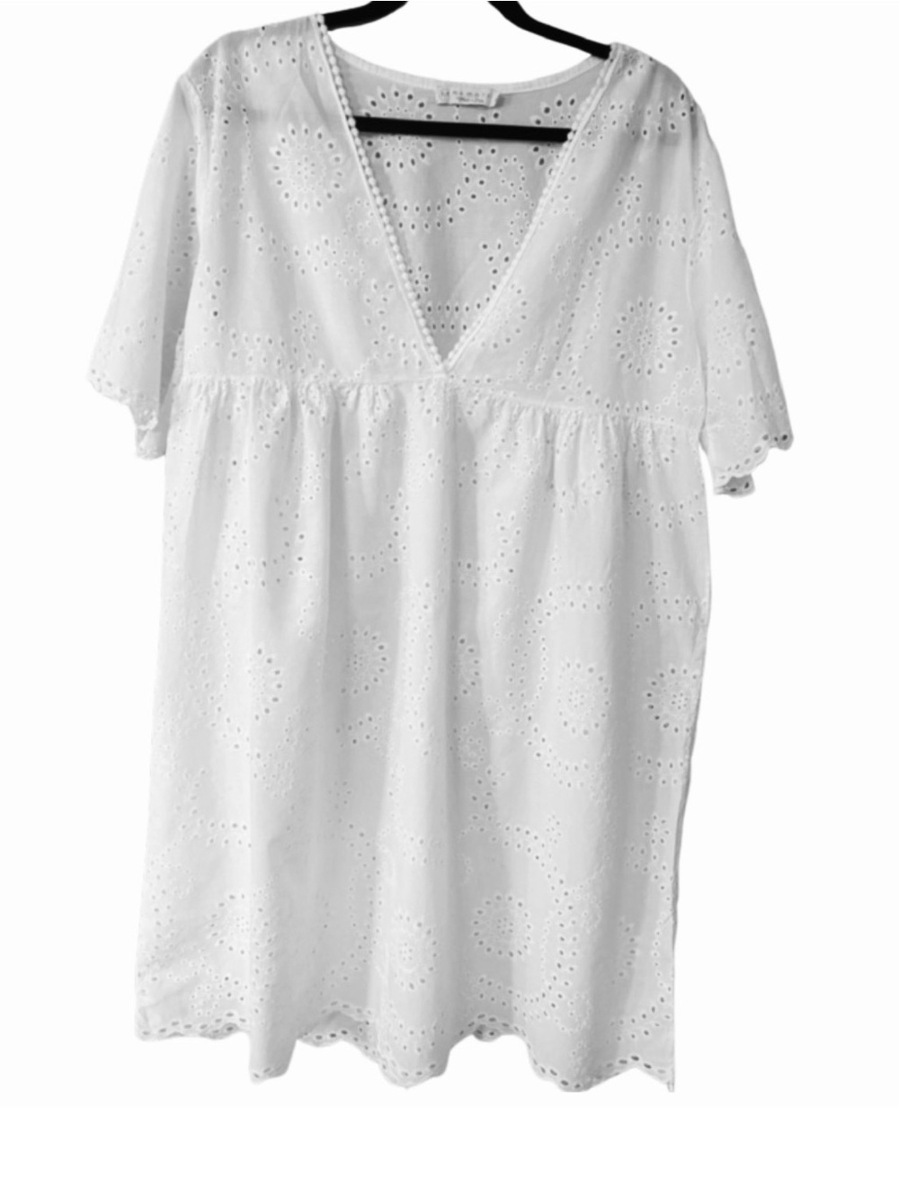 ITALY- Memory White Eyelet V-Neck Women's Nightshirt made in Italy